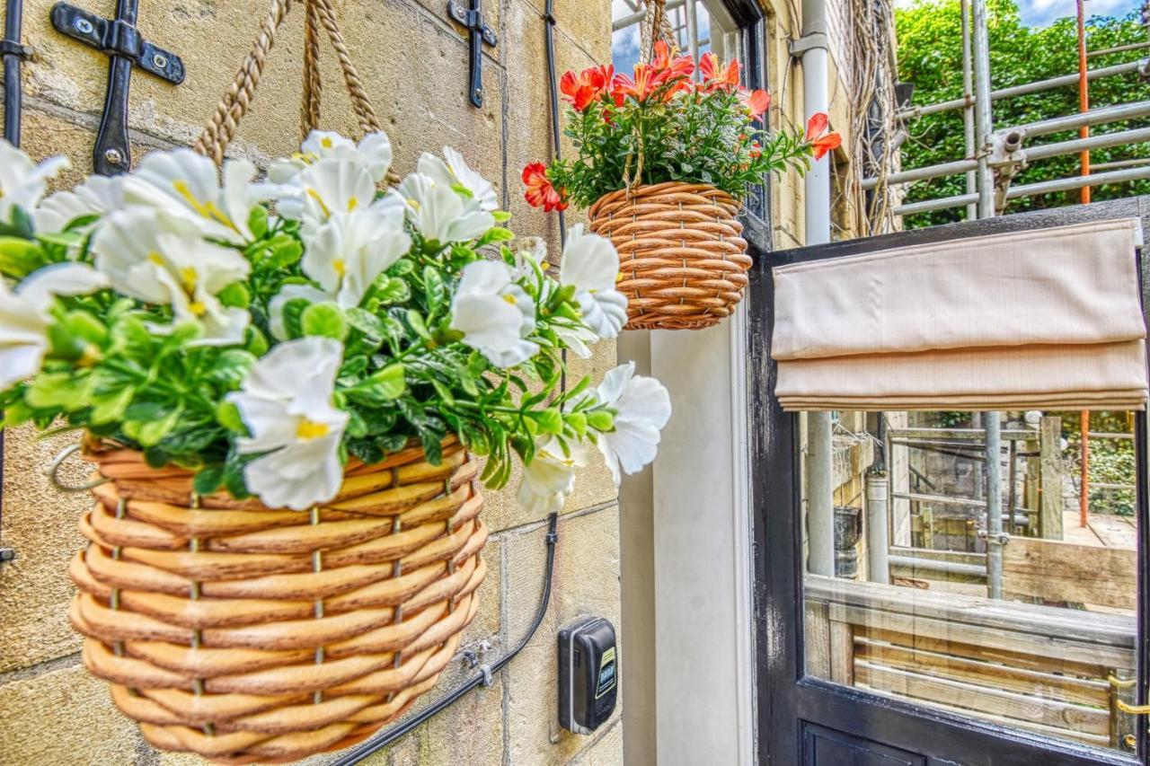 2 Bedroom Apartment In Bath City Centre With Garden & Free Parking מראה חיצוני תמונה