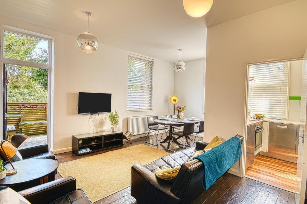 2 Bedroom Apartment In Bath City Centre With Garden & Free Parking מראה חיצוני תמונה