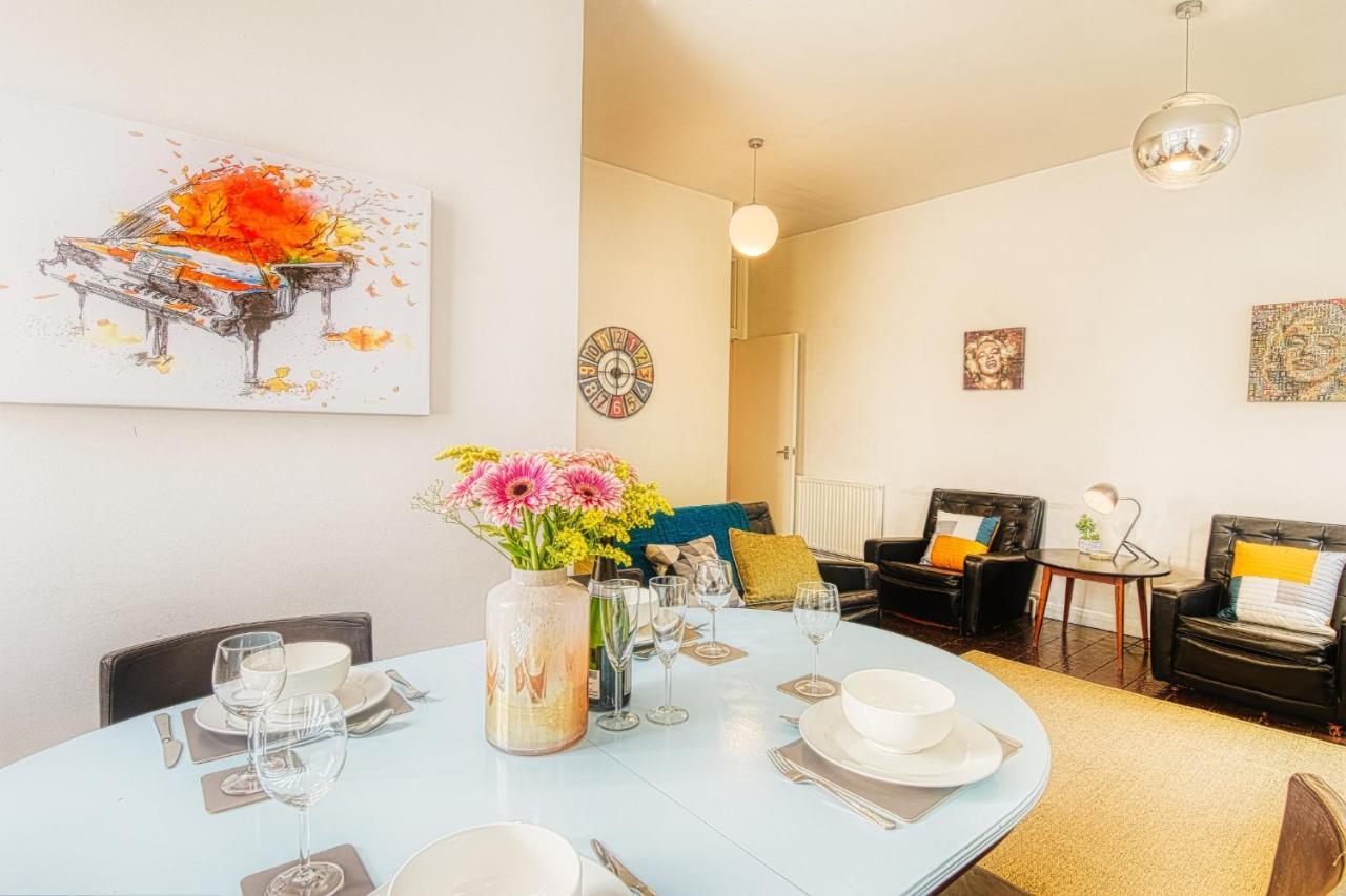 2 Bedroom Apartment In Bath City Centre With Garden & Free Parking מראה חיצוני תמונה