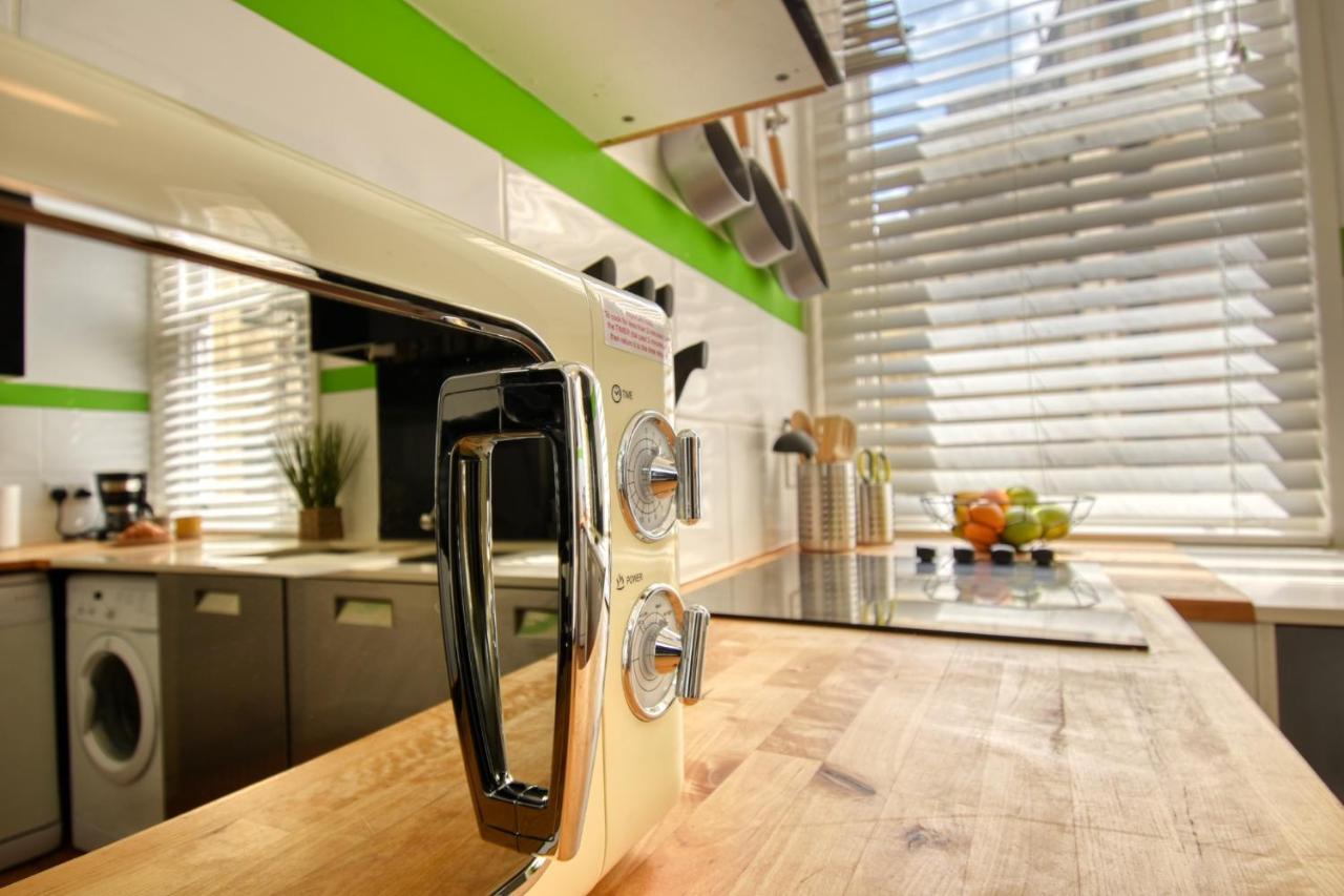 2 Bedroom Apartment In Bath City Centre With Garden & Free Parking מראה חיצוני תמונה