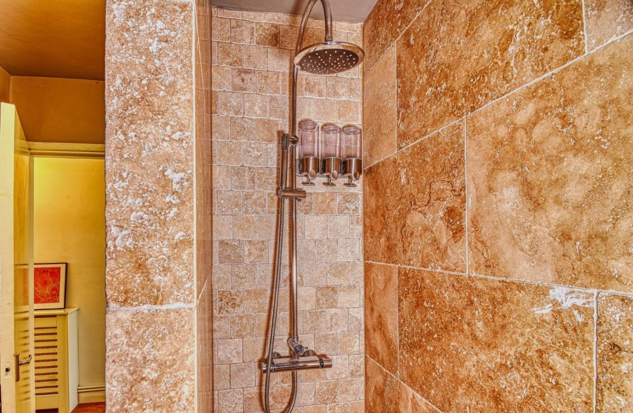 2 Bedroom Apartment In Bath City Centre With Garden & Free Parking מראה חיצוני תמונה