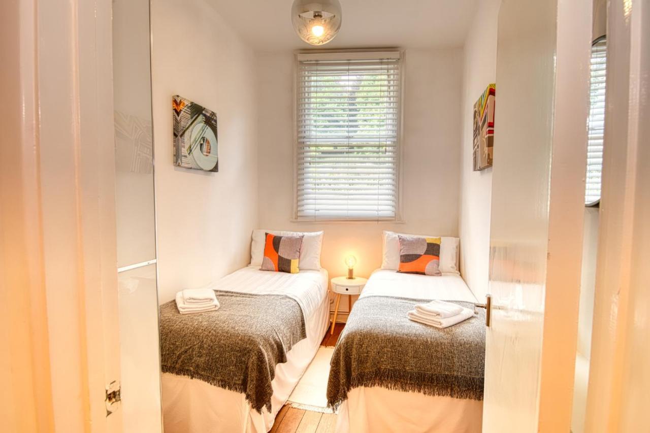 2 Bedroom Apartment In Bath City Centre With Garden & Free Parking מראה חיצוני תמונה