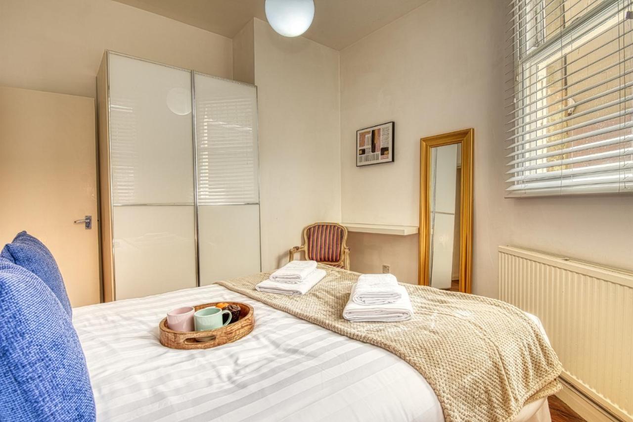 2 Bedroom Apartment In Bath City Centre With Garden & Free Parking מראה חיצוני תמונה